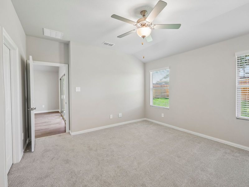Spacious, unfurnished interior of a new home in Stella Hills, Denton (Image 14). Spacious, unfurnished interior of a new home in Stella Hills, Denton (Image 14).