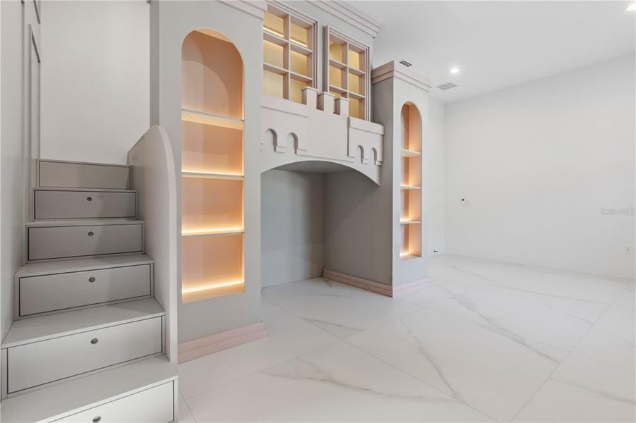 Furnished interior view inside a new home in , Montverde (Image 78).