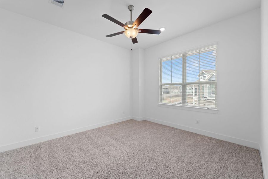 Spacious, unfurnished interior of a new home in Meridiana, Iowa Colony (Image 22). Spacious, unfurnished interior of a new home in Meridiana, Iowa Colony (Image 22).