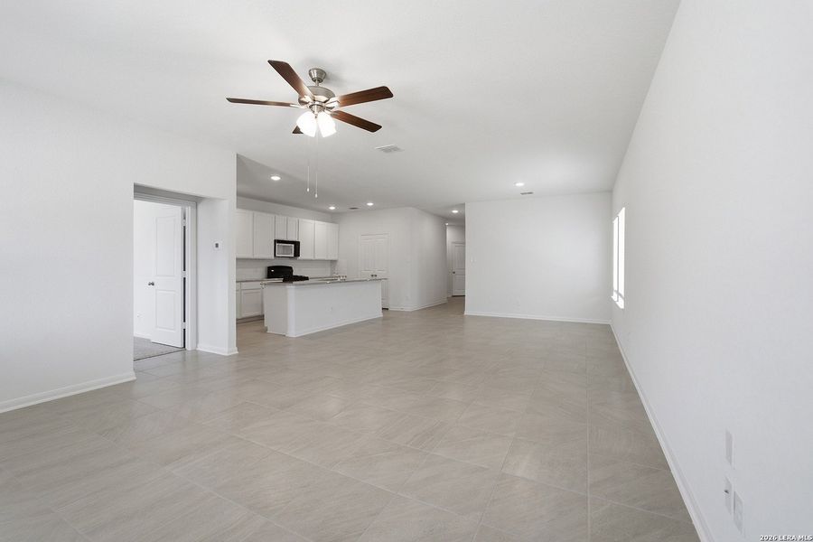 Spacious, unfurnished interior of a new home in Red Hawk Landing, San Antonio (Image 23).