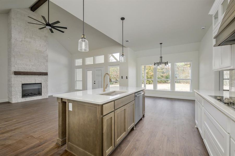 Furnished interior view inside a new home in , Terrell (Image 9).