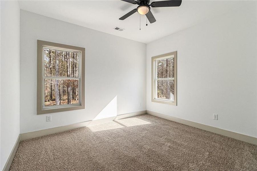 Spacious, unfurnished interior of a new home in , Oxford (Image 18).