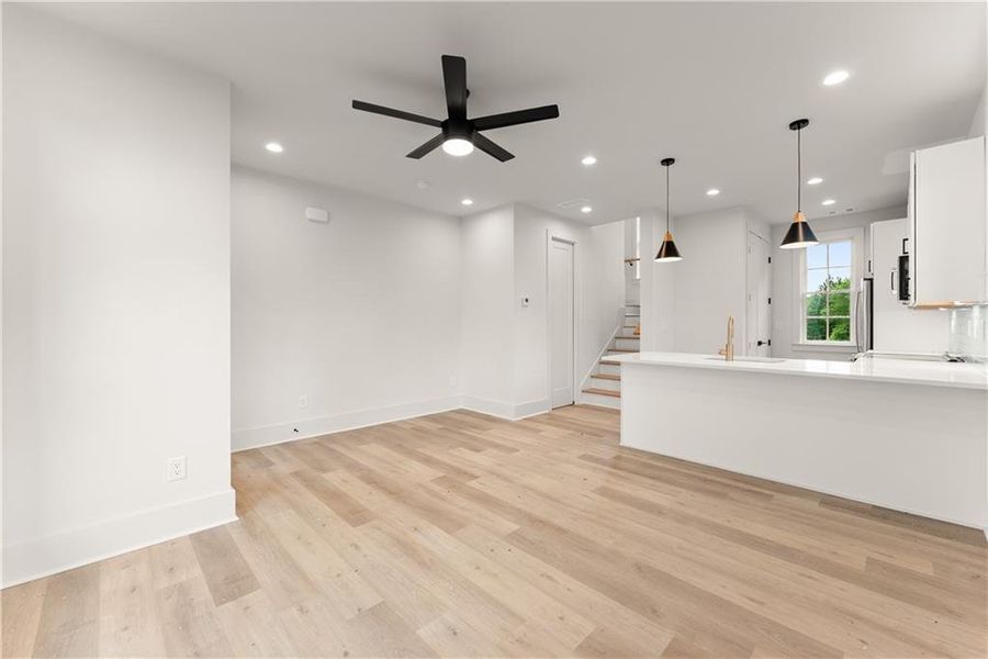 Spacious, unfurnished interior of a new home in , Gainesville (Image 16).