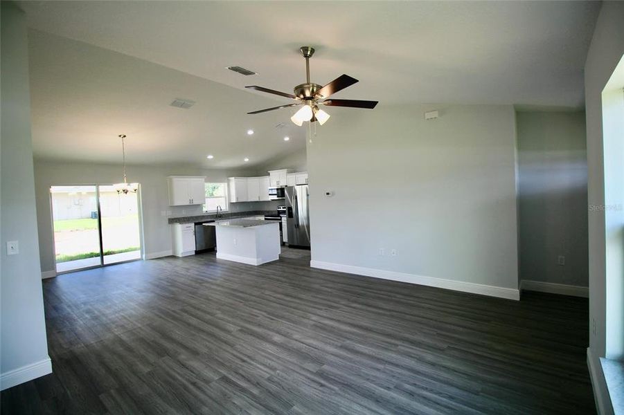 Spacious, unfurnished interior of a new home in , Ocala (Image 26).