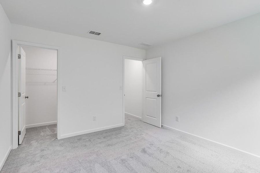 Spacious, unfurnished interior of a new home in Heritage River, Euharlee (Image 13).