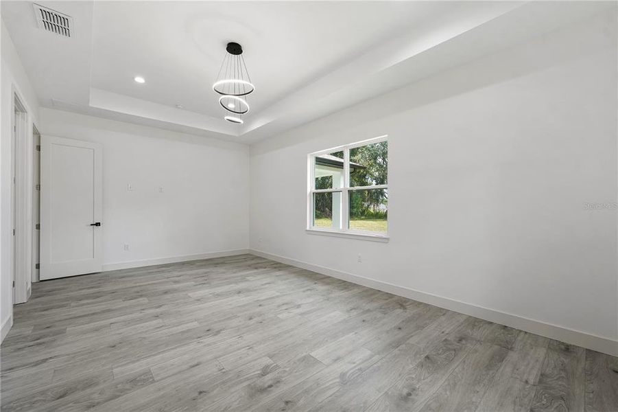 Spacious, unfurnished interior of a new home in , Leesburg (Image 43).