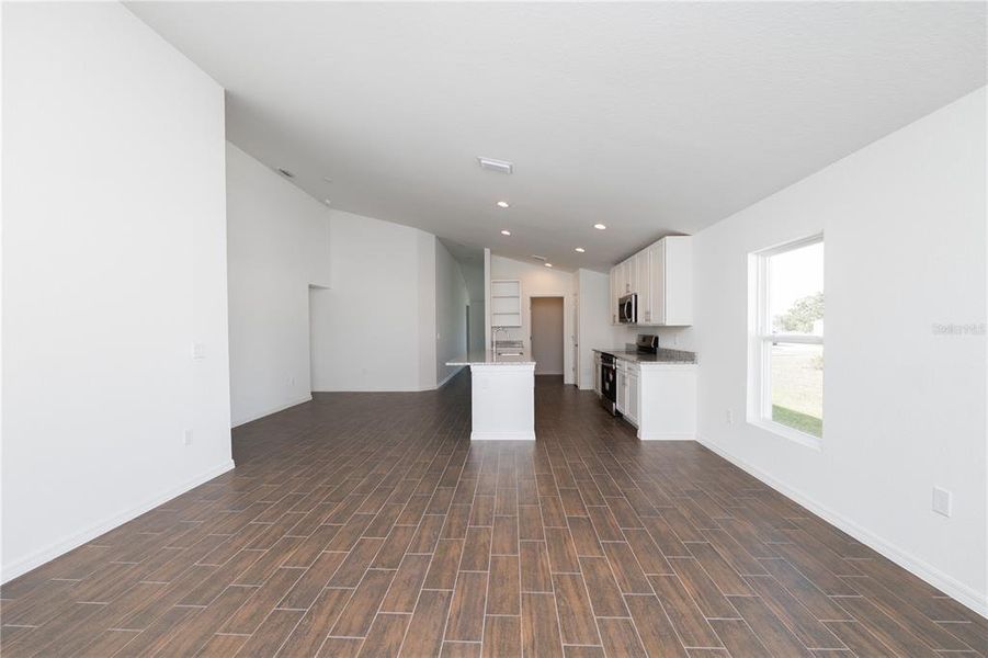 Spacious, unfurnished interior of a new home in Thompson Preserve, Bartow (Image 12). Spacious, unfurnished interior of a new home in Thompson Preserve, Bartow (Image 12).