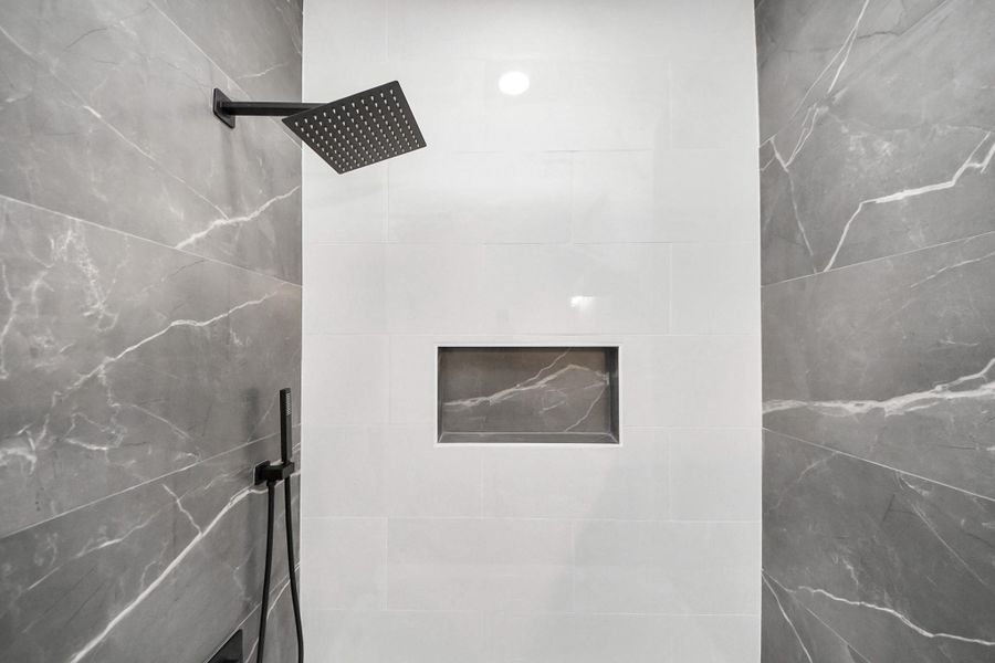 Image 6 of a home in .