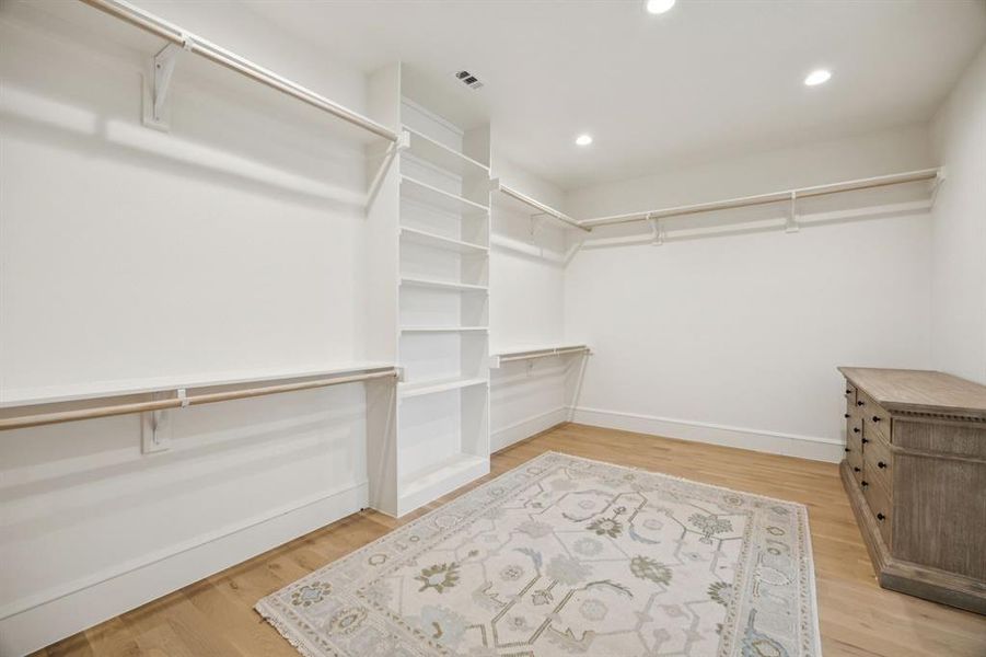 Spacious, unfurnished interior of a new home in , Dallas (Image 20).