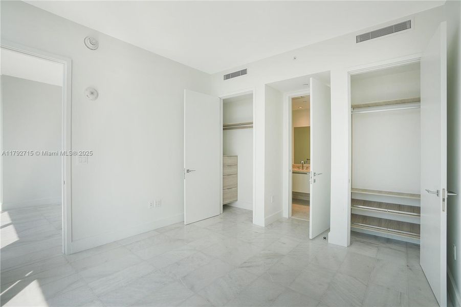 Spacious, unfurnished interior of a new home in , Miami (Image 7).