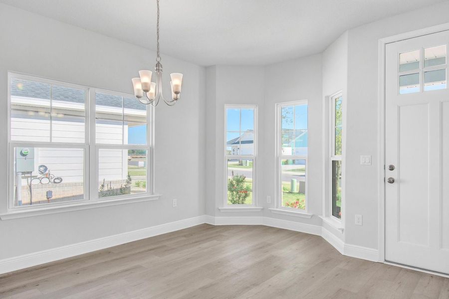 Spacious, unfurnished interior of a new home in The Bluffs at Lafayette, Freeport (Image 11).