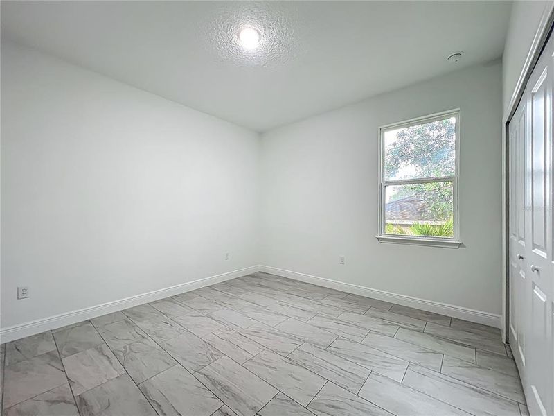 Spacious, unfurnished interior of a new home in , Citrus Springs (Image 37).