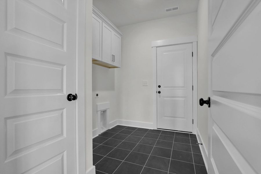 Spacious, unfurnished interior of a new home in East Wynd, Hampstead (Image 28). Spacious, unfurnished interior of a new home in East Wynd, Hampstead (Image 28).