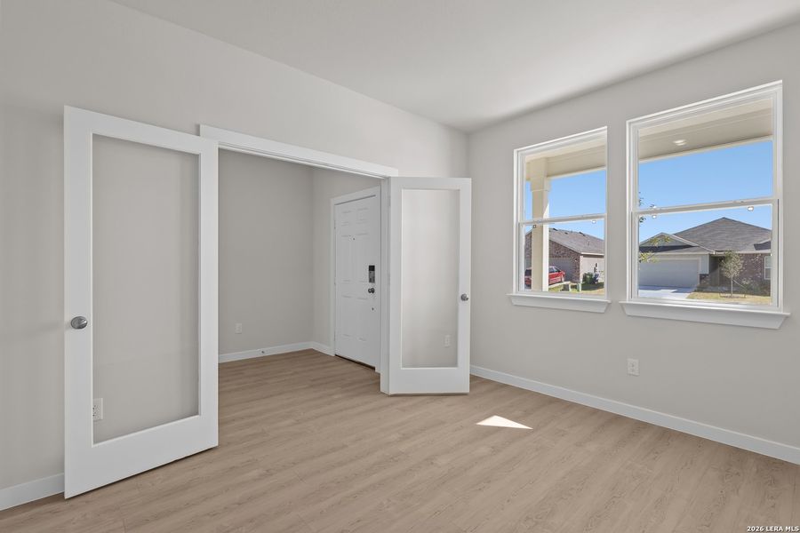 Spacious, unfurnished interior of a new home in Hiddenbrooke, Seguin (Image 20).