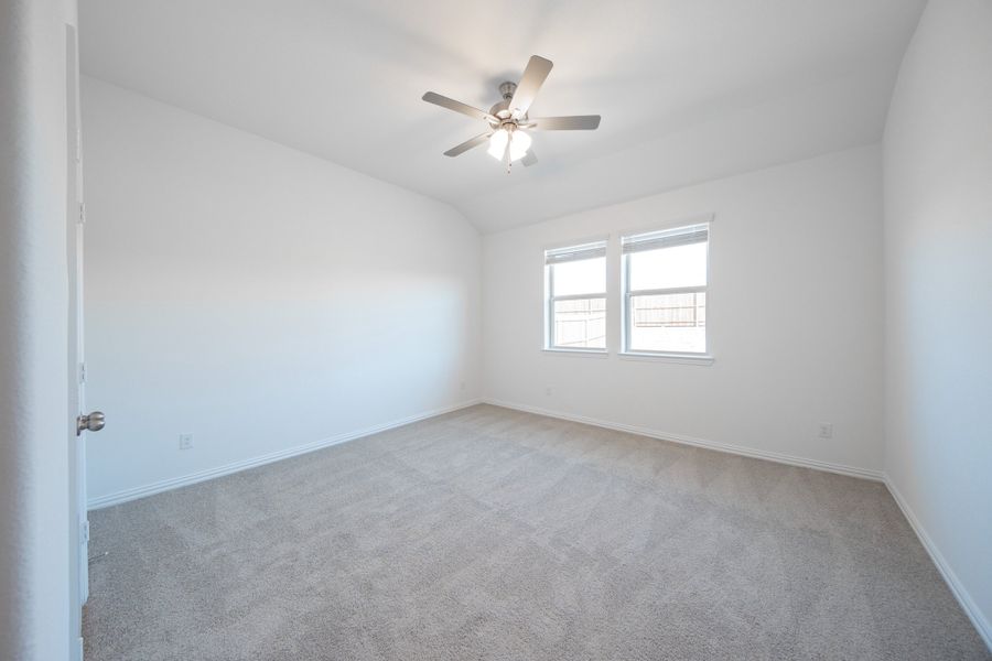 Spacious, unfurnished interior of a new home in Verandah, Royse City (Image 22).