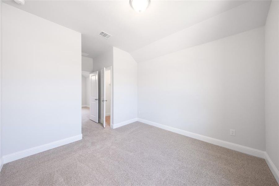 Spacious, unfurnished interior of a new home in Valencia on the Lake: Valencia 50s, Little Elm (Image 18). Spacious, unfurnished interior of a new home in Valencia on the Lake: Valencia 50s, Little Elm (Image 18).