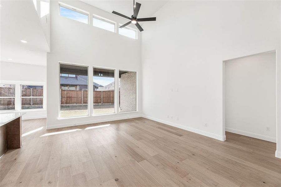 Spacious, unfurnished interior of a new home in Creekview Meadows, Pilot Point (Image 20).