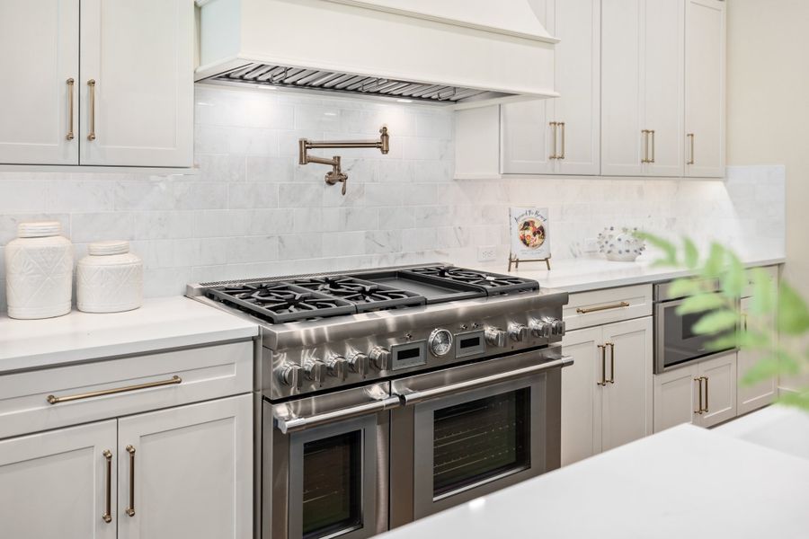 Representative interior finishes for a home built from the Avondale II by Riverside Homes in Hidden Creek at SilverLeaf, St. Augustine (Image 26). Representative interior finishes for a home built from the Avondale II by Riverside Homes in Hidden Creek at SilverLeaf, St. Augustine (Image 26).