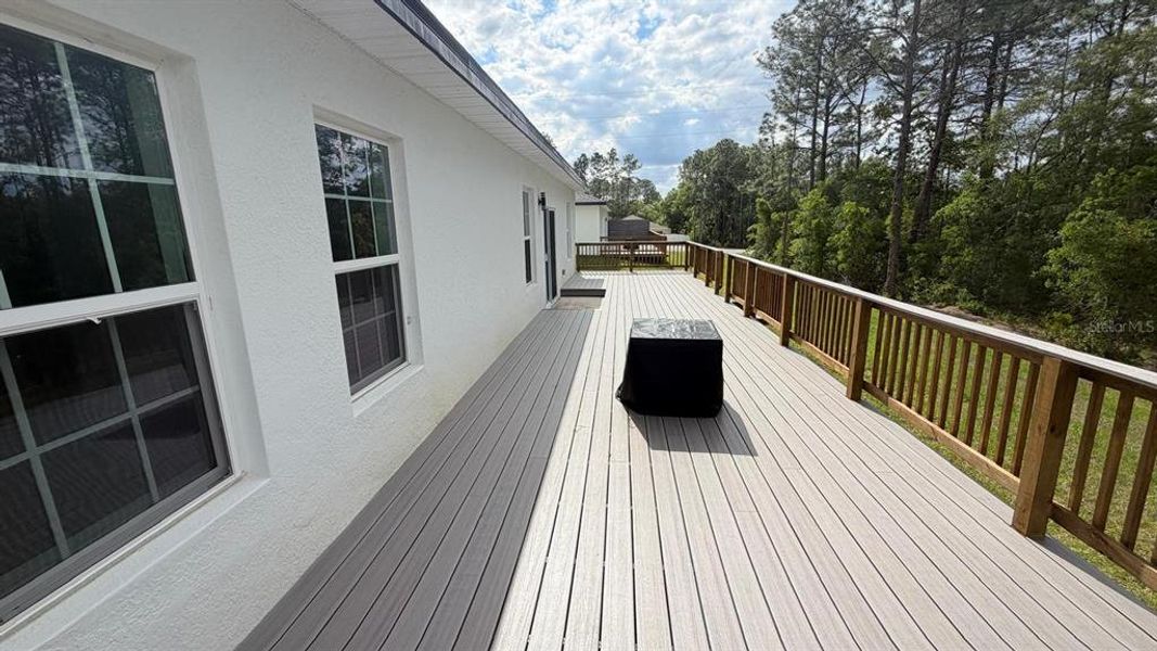 Exterior details and patio area of a home in , Ocala (Image 18).