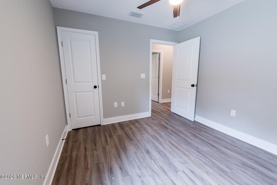 Spacious, unfurnished interior of a new home in , Florahome (Image 31).