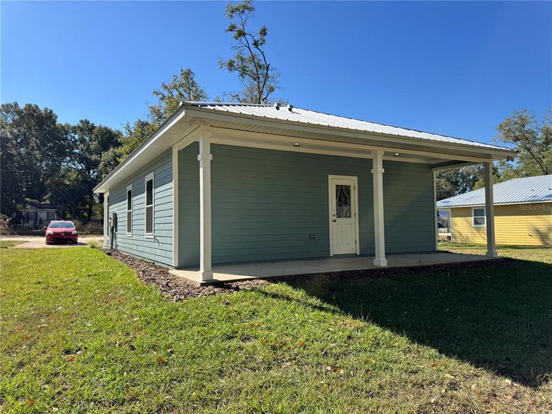 Exterior details and patio area of a home in , Trenton (Image 3).