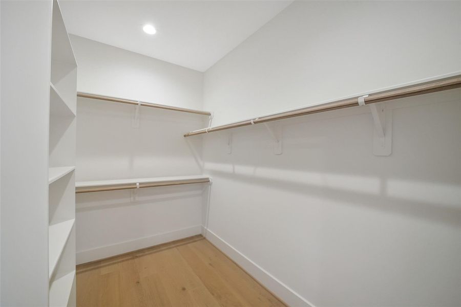 Spacious, unfurnished interior of a new home in Reserve in Memorial, Houston (Image 40). Spacious, unfurnished interior of a new home in Reserve in Memorial, Houston (Image 40).