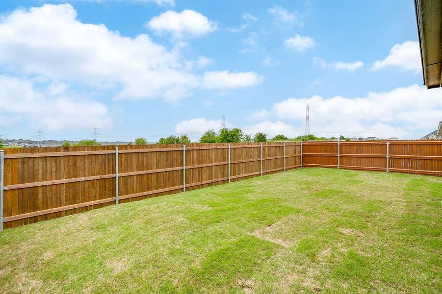 Exterior details and patio area of a home in , Benbrook (Image 4).