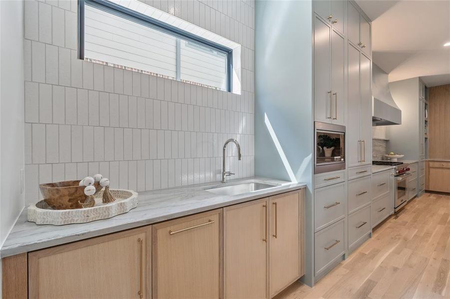 Furnished interior view inside a new home in , Dallas (Image 15).