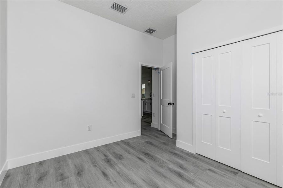 Spacious, unfurnished interior of a new home in , Ocala (Image 35).