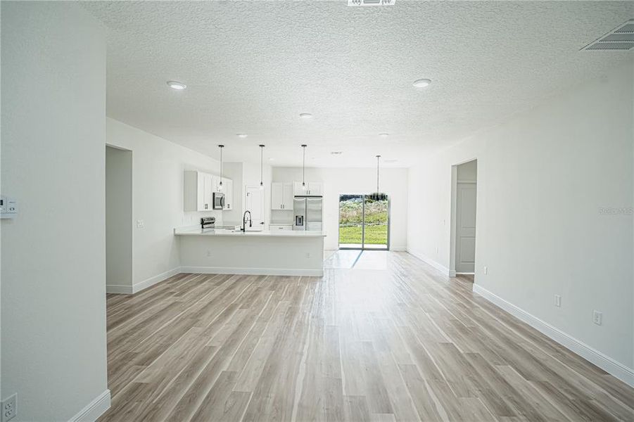 Spacious, unfurnished interior of a new home in , Ocala (Image 29).