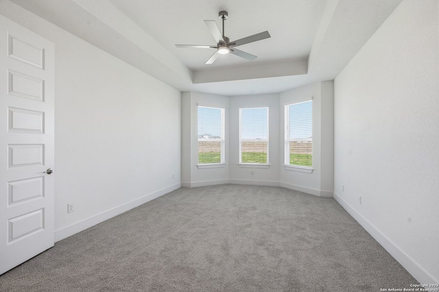 Spacious, unfurnished interior of a new home in Sienna Lakes, San Antonio (Image 41). Spacious, unfurnished interior of a new home in Sienna Lakes, San Antonio (Image 41).