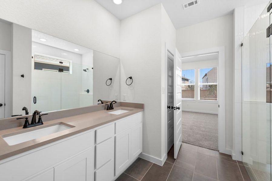 Furnished interior view inside a new home in Mayfair, New Braunfels (Image 5).