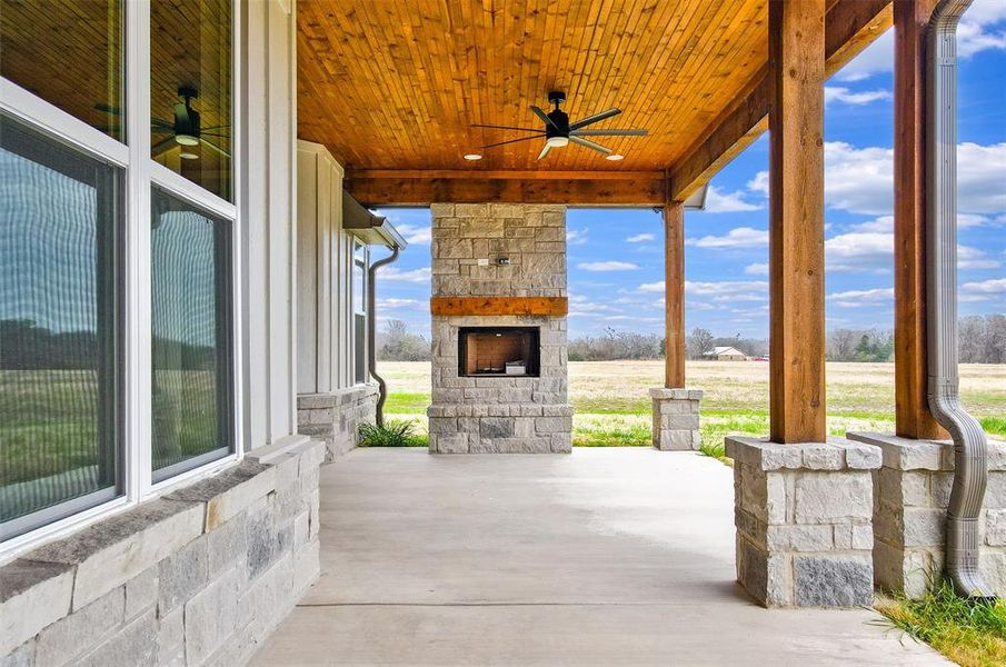 Exterior details and patio area of a home in , Wills Point (Image 30).