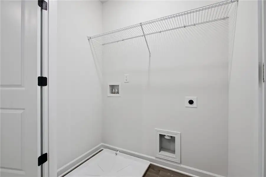 Spacious, unfurnished interior of a new home in , Mableton (Image 15).