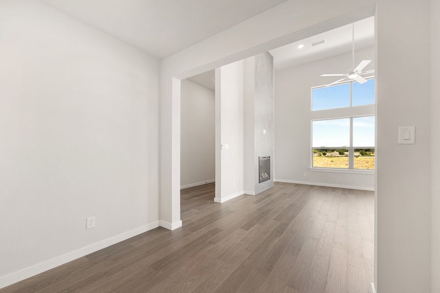 Spacious, unfurnished interior of a new home in Cottonwood Creek, Rowlett (Image 21).