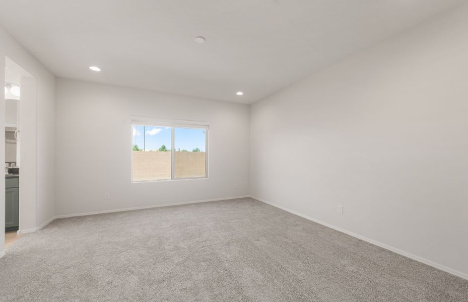 Spacious, unfurnished interior of a new home in Parkside at Anthem at Merrill Ranch, Florence (Image 15).
