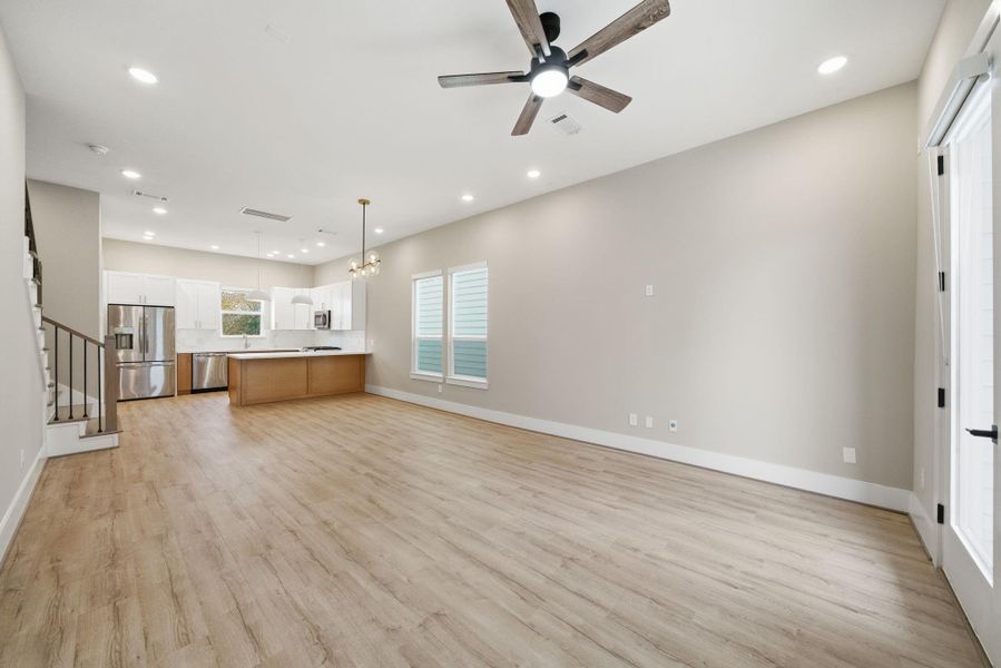 Spacious, unfurnished interior of a new home in , Houston (Image 17).
