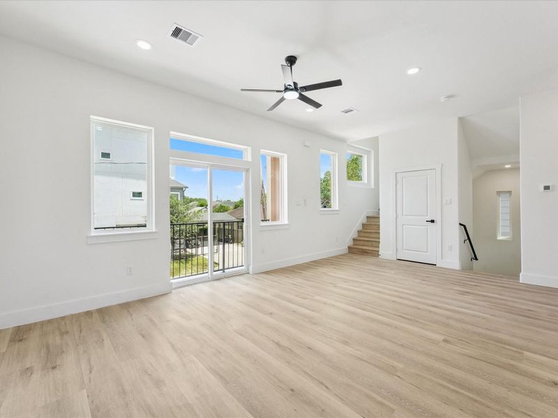 Spacious, unfurnished interior of a new home in , Houston (Image 24).