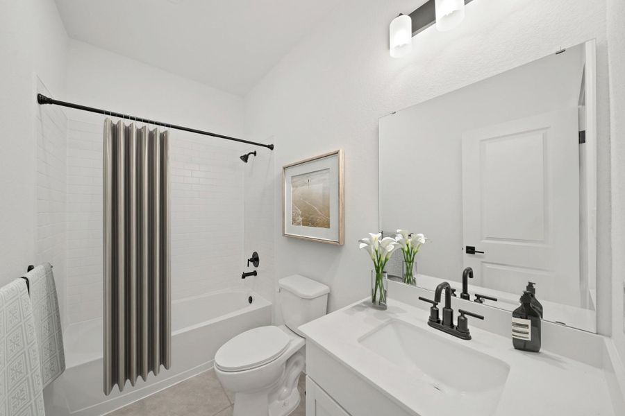 Hall bath (*Photo not of actual home and used for illustration purposes only.)