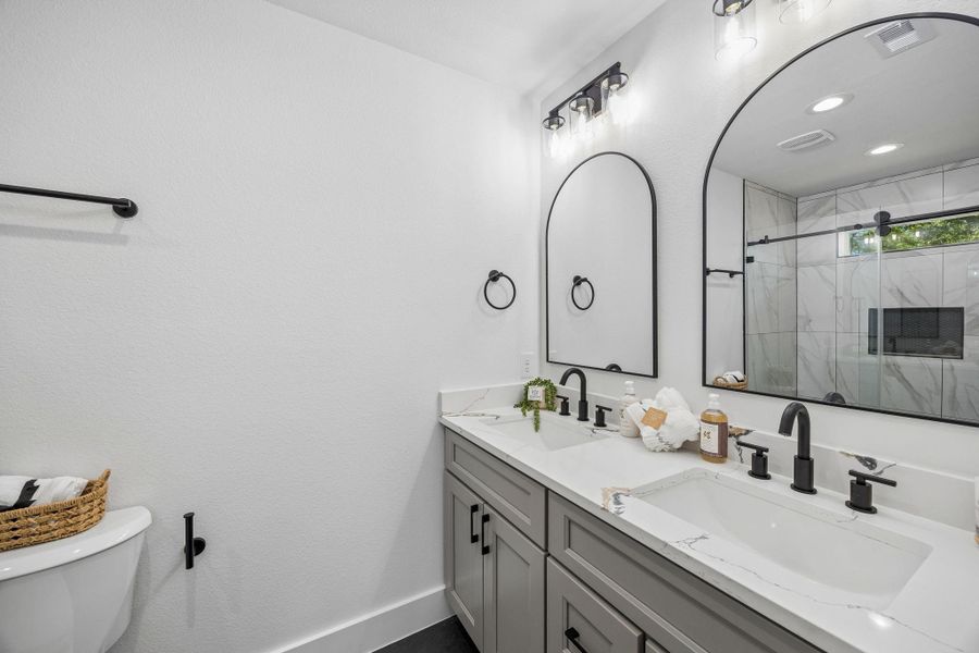 Furnished interior view inside a new home in , Brenham (Image 5).