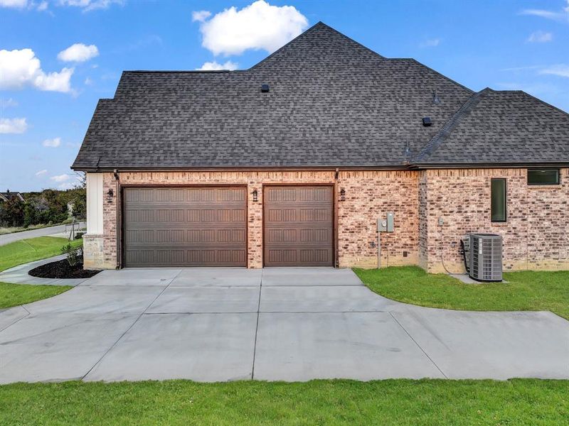 Exterior details and patio area of a home in , Weatherford (Image 30).