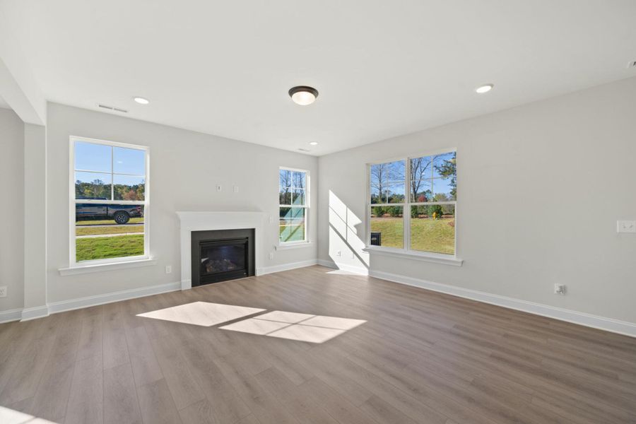 Spacious, unfurnished interior of a new home in Pisgah Park, Kernersville (Image 25).