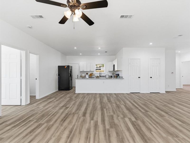 Spacious, unfurnished interior of a new home in , Kennedale (Image 31).
