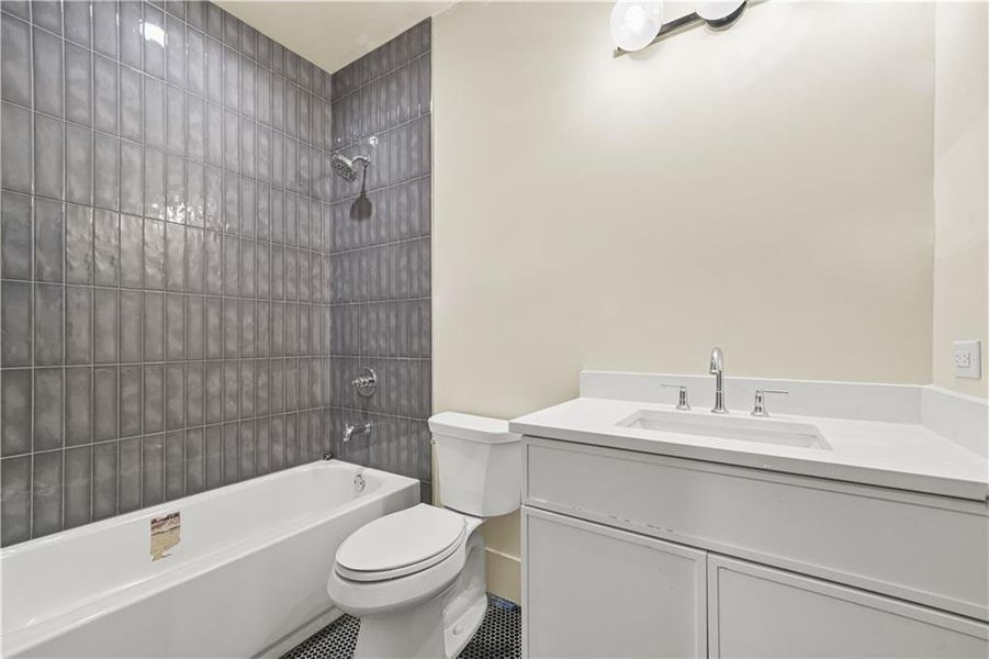 Furnished interior view inside a new home in , Atlanta (Image 7).