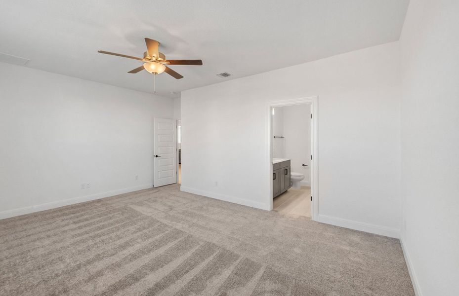 Spacious, unfurnished interior of a new home in Lagos, Manor (Image 28).