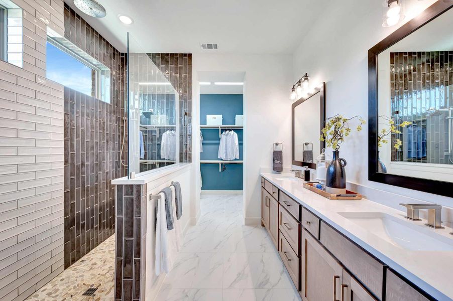 The Lavender - Owner's Bath