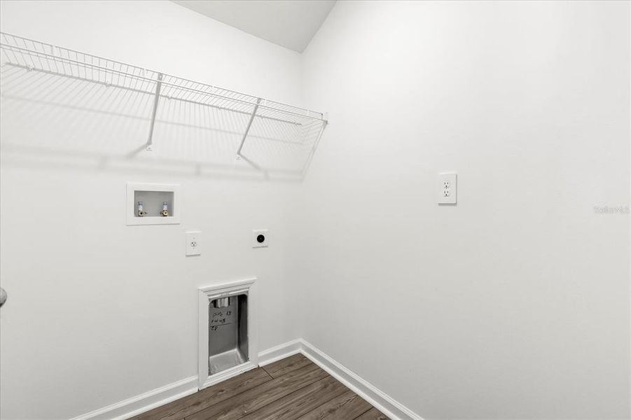 Spacious, unfurnished interior of a new home in , Ocala (Image 33).