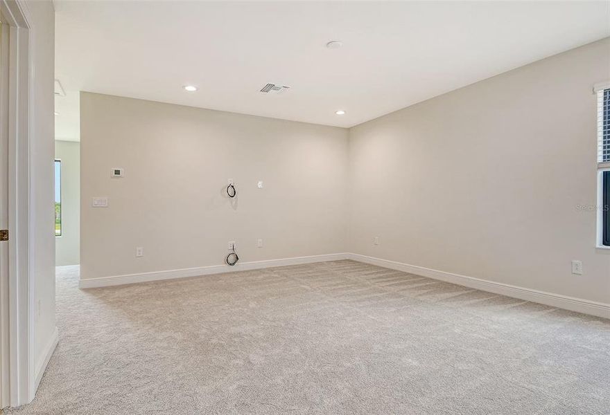 Spacious, unfurnished interior of a new home in Canoe Creek, Parrish (Image 20).