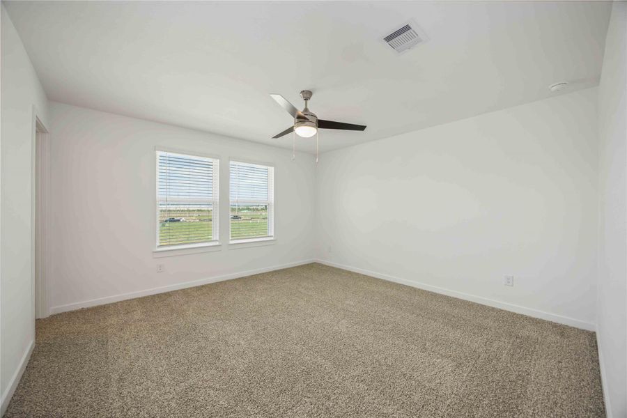 Spacious, unfurnished interior of a new home in Pinehaven, Houston (Image 12).
