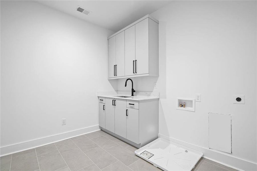 Furnished interior view inside a new home in , Atlanta (Image 64). Furnished interior view inside a new home in , Atlanta (Image 64).